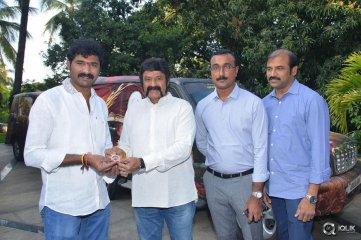 Balakrishna Flagging NBK Helping Hands All India Shata Punyakshetra Jaitrayatra